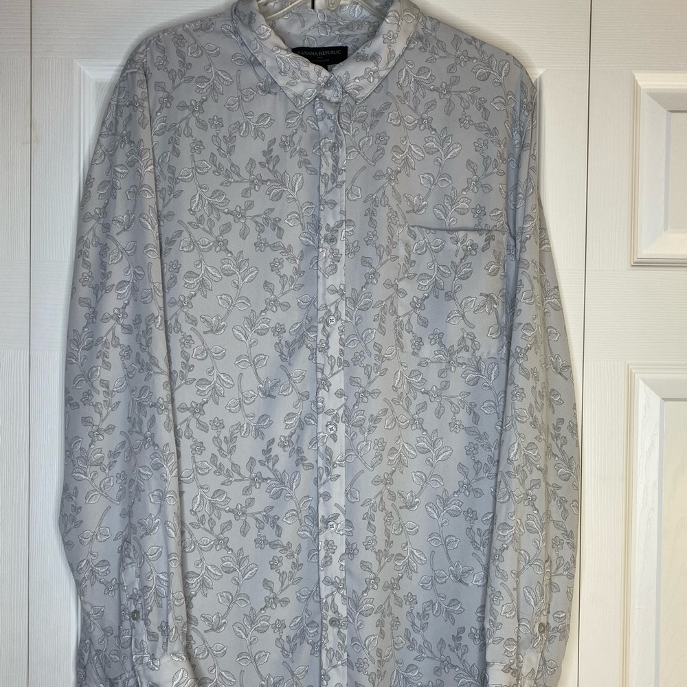 Women's Banana Republic Boyfriend Fit Button-up Blouse Gray Floral Size XL